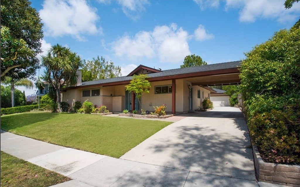 ADVANTAGES AND DISADVANTAGES OF FIX & FLIP CONDUIT LENDERS